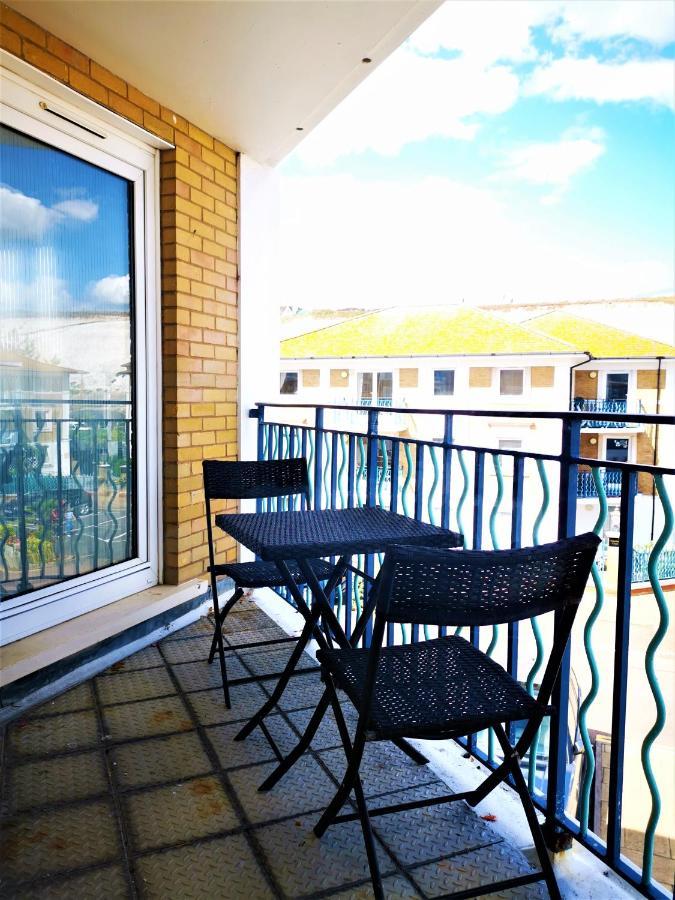 Marina Living With Parking, Balcony, Quiet And Secure Apartment Brighton Exterior foto