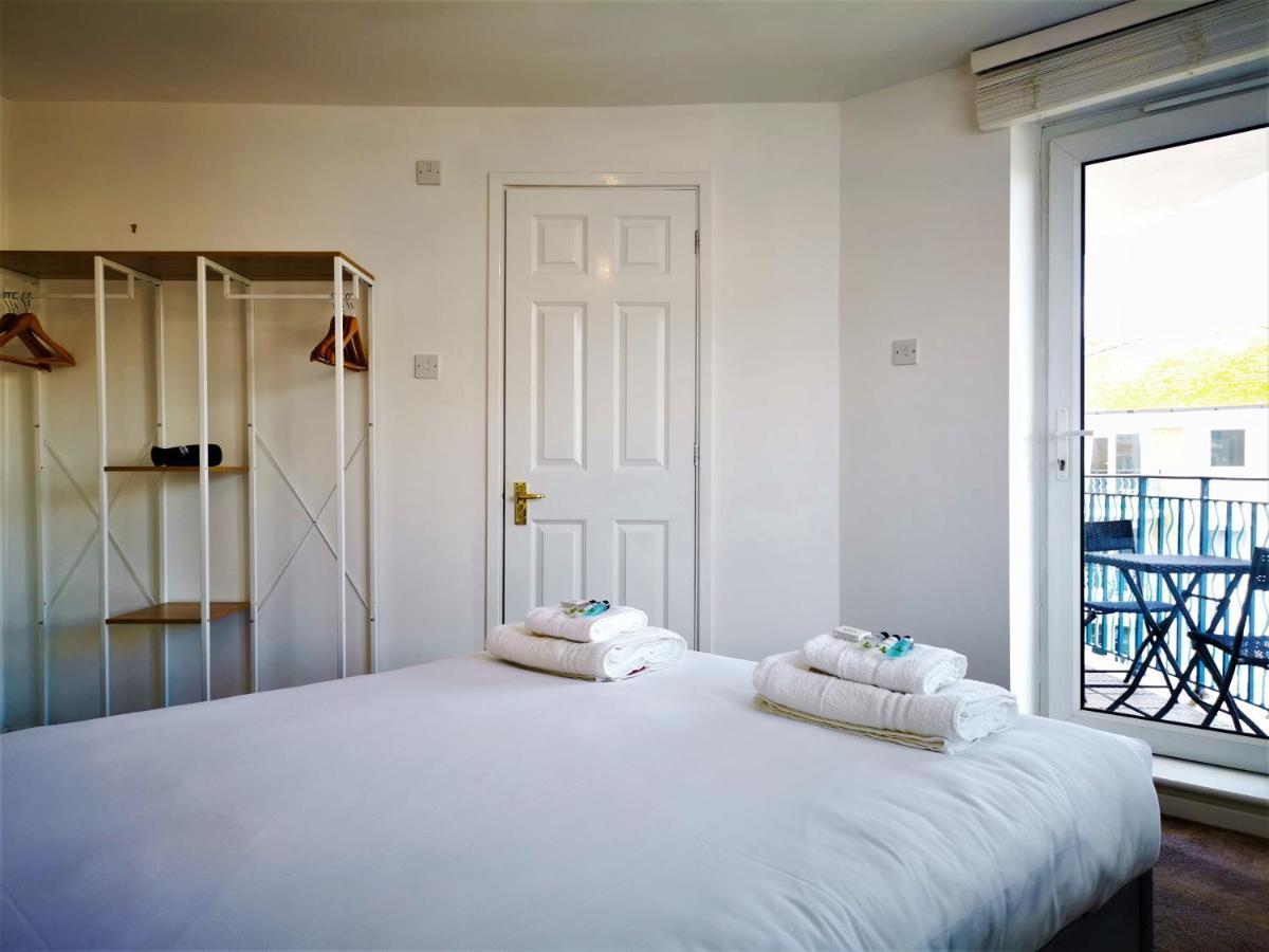 Marina Living With Parking, Balcony, Quiet And Secure Apartment Brighton Exterior foto