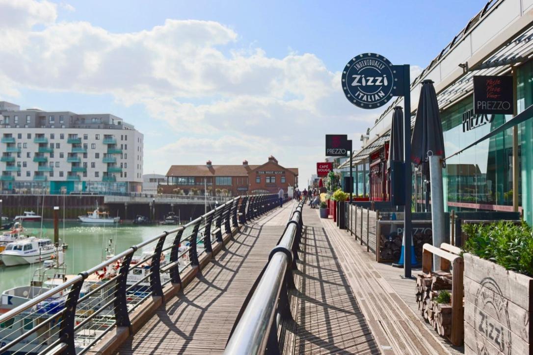 Marina Living With Parking, Balcony, Quiet And Secure Apartment Brighton Exterior foto