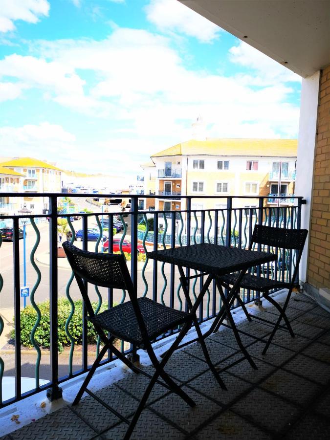 Marina Living With Parking, Balcony, Quiet And Secure Apartment Brighton Exterior foto
