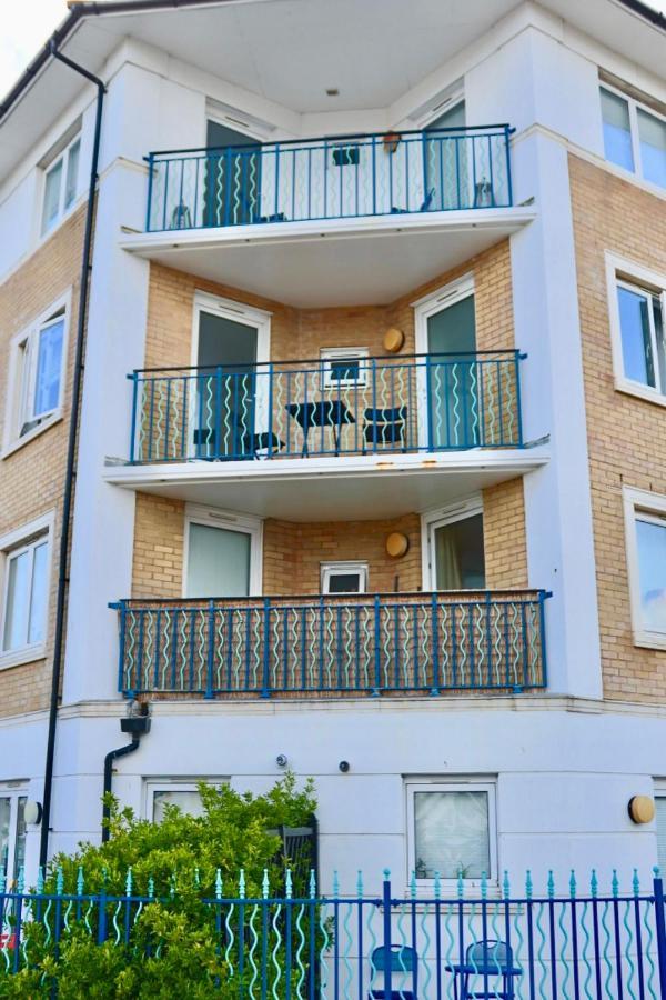 Marina Living With Parking, Balcony, Quiet And Secure Apartment Brighton Exterior foto